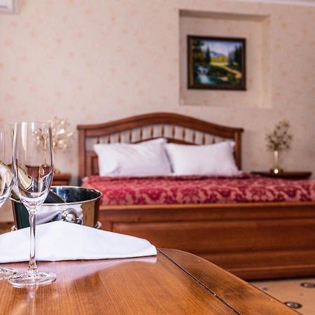 Olymp Hotel Użhorod Zewnętrze zdjęcie